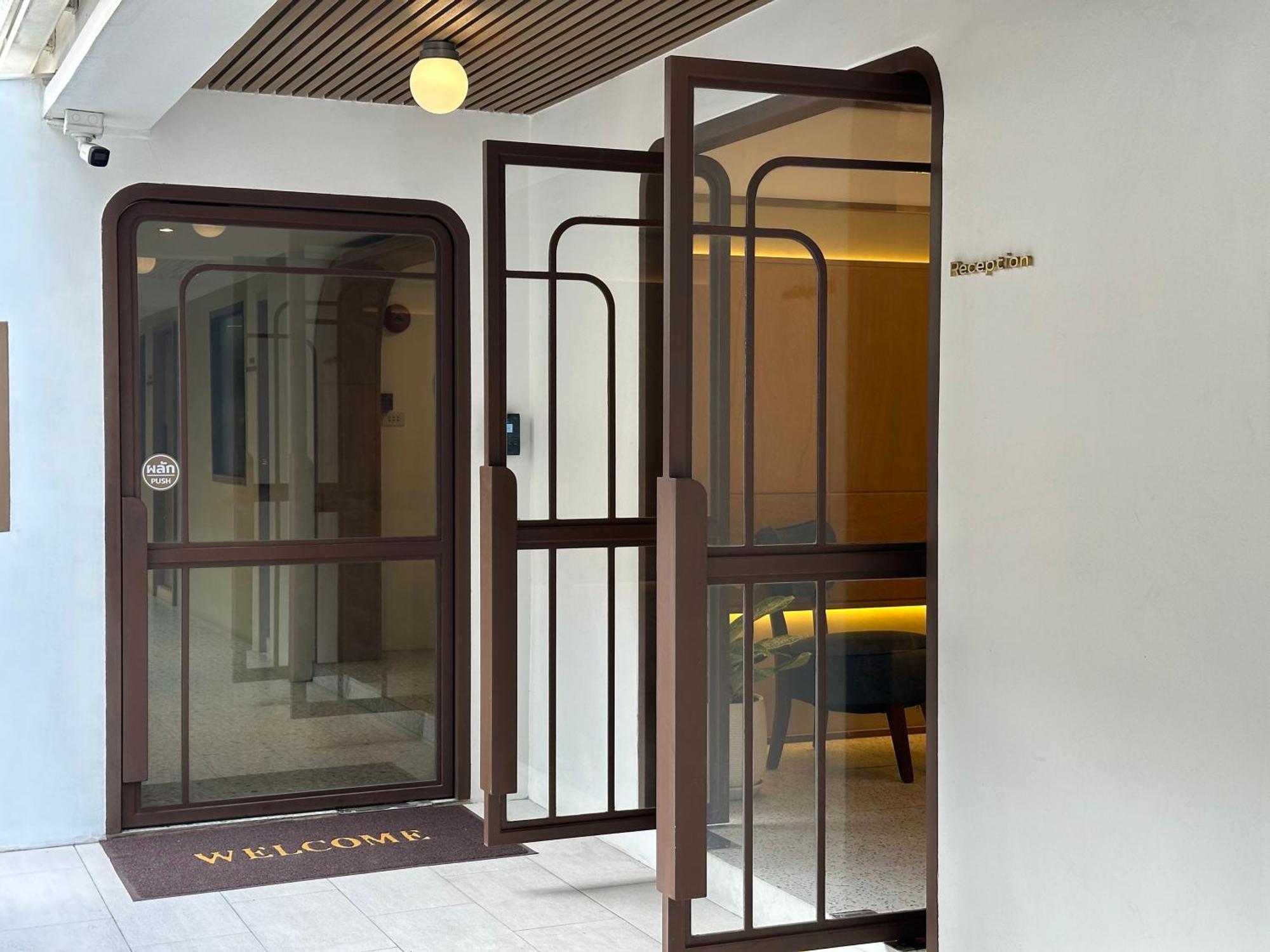 Parcel Hotel Bangkok Exterior foto